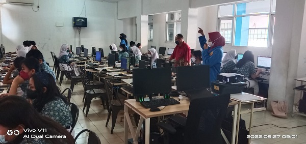 ANALISIS DESKRIPTIF DATA KEUANGAN MENGGUNAKAN MICROSOFT EXCEL BAGI SISWA ADMINISTRASI PERKANTORAN 2