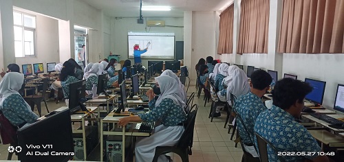 ANALISIS DESKRIPTIF DATA KEUANGAN MENGGUNAKAN MICROSOFT EXCEL BAGI SISWA ADMINISTRASI PERKANTORAN 4