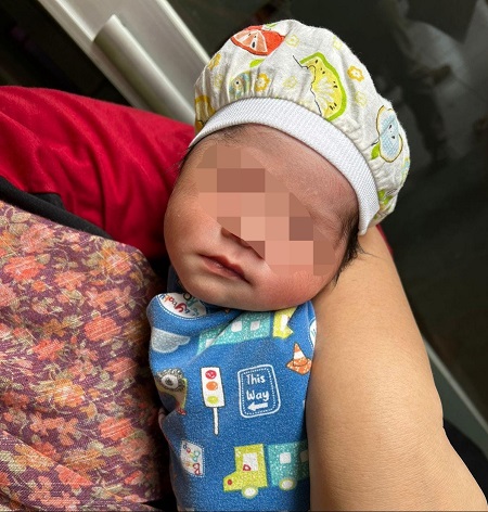 Bayi Mungil Ditemukan Warga Jambe Di Dalam Kardus Air Mineral 2