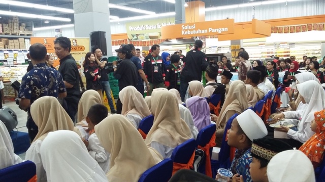 Chef ICA Bagikan Nasigoreng Kepada 200 Anak Yatim Piatu 2