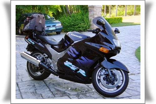 Kawasaki-ZZR-1100