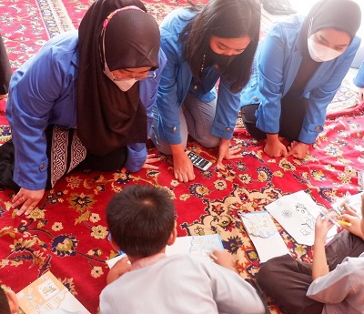 PMKM Universitas Pamulang Mengembangkan Kreativitas Seni Gambar Pada Anak anak 2