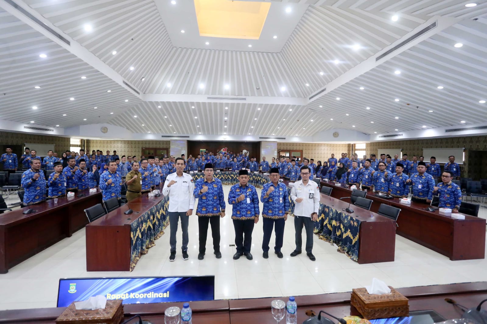 Rakor Desk Pilkada Tahap III Dr. Nurdin Pastikan Lokasi dan Distribusi Logistik Pilkada Aman aa