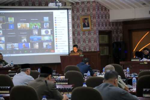 Rapat Paripurna DPRD Wali Kota Sampaikan Penjelasan atas Empat Raperda Kota Tangerang 2