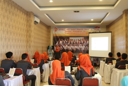 Standar Grooming oleh Wardah pada  Refreshment Great Service MMS