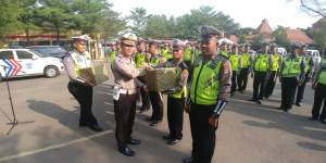 Berprestasi, 8 Personel Satlantas Polresta Tangerang Diganjar Penghargaan