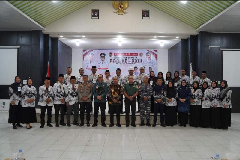 Walikota Resmi Buka Konferensi Kota PGRI Ke-XXIII Kota Tanjungbalai