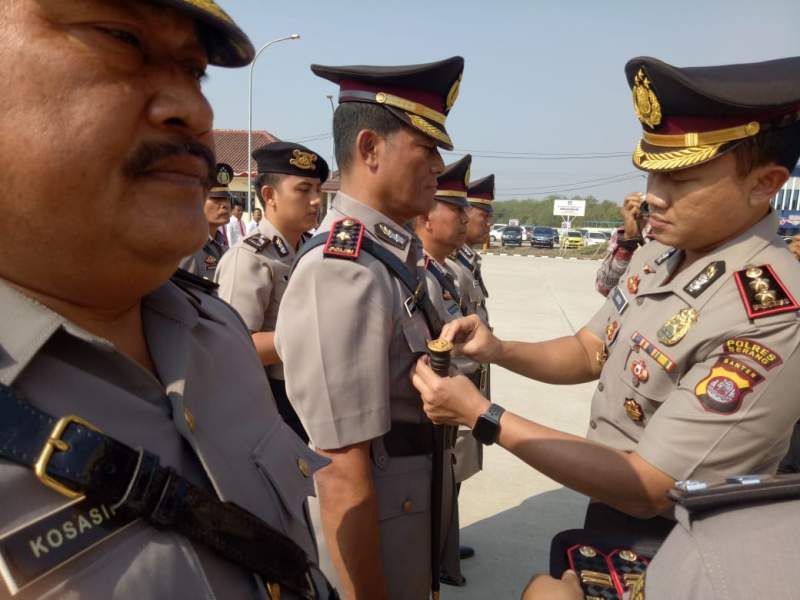Pimpin Sertijab, Kapolres Serang Ingatkan kekompakan Dan Sinergitas Anggota