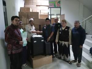 Utamakan Pelayanan, Kemenag Pandeglang Serahkan Koper Jemaah Haji