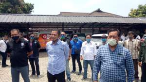 Dua Bakal Calon Walikota Cilegon usai mendatangi kantor Sekretariat KPU, Senin (21/9/2020).