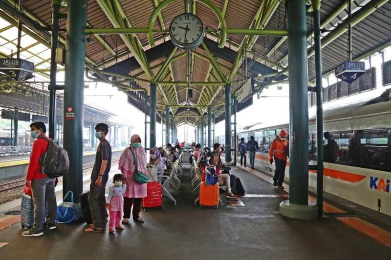  Ilustrasi stasiun kereta api.