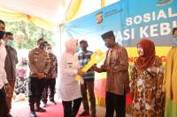 Beredar Hoax, Begini Penjelasan Soal Bernyanyi dan Bergoyang Bersama Warga