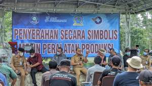 Gubernur Babel Menyerahkan Bantuan Peralatan Mesin Produksi untuk UMKM