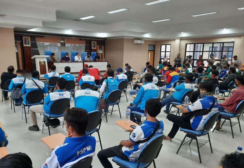 Tagih Janji, ASPSB Kabupetan Serang Geruduk Disnakertrans Banten