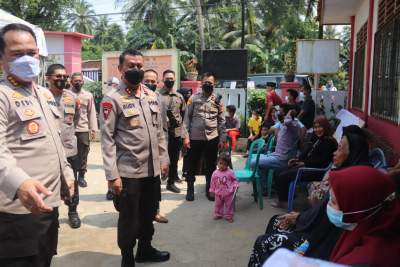 Kapolda dan Wakapolda Banten Tinjau TPS 03 Desa Pandat Mandalawangi