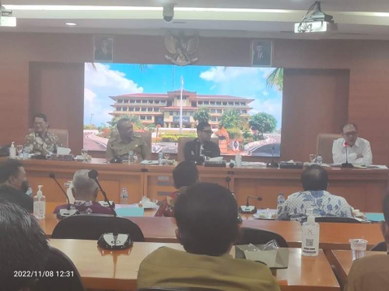 Komisi II DPR RI Bahas Pendataan Tenaga Honorer Dengan Bupati