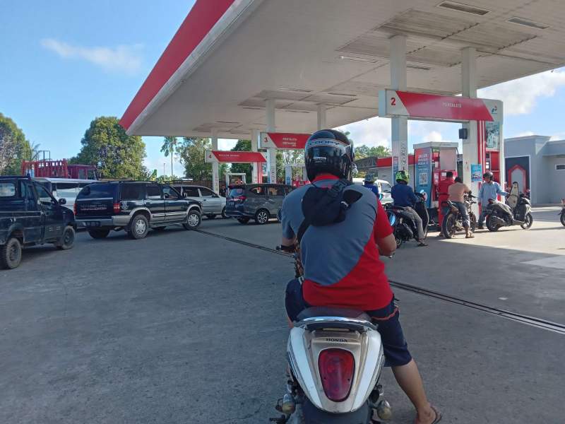 Ilustrasi stasiun pengisian bahan bakar minyak.