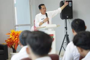 Pj Bupati Tangerang Buka Latihan Cukur Rambut dan Servis AC di BLK Kosambi