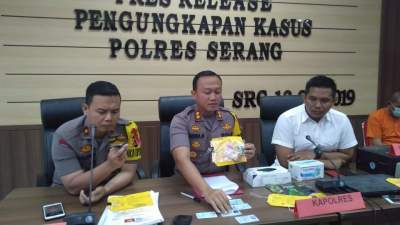 Pelaku Pemalsu KTP E, SIM dan SKCK di Tangkap Polisi