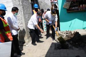 Zaki Tinjau Pembukaan Program Sambungan Langsung Air Bersih