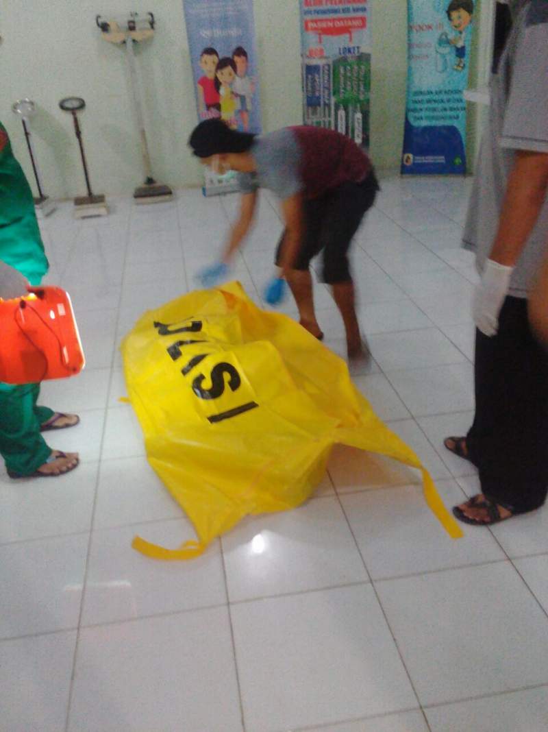 Mayat tanpa identitas yang dtemukan warga