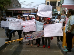 Aliansi Wartawan, Melakukan Aksi Solidaritas Terkait Kasus Pengeroyokan Erlan