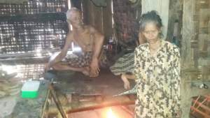 Penyakit aneh Jamrut (70) dan Seni (50)