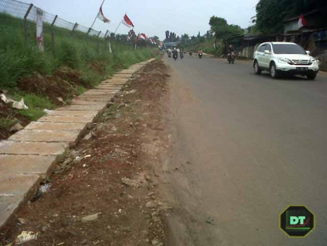 Proyek Gorong-gorong Rusak Ruas Jalan Pondok Cabe