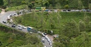 Rawan Longsor, Pengendara Dilarang Lewati Jalur Alternatif Puncak