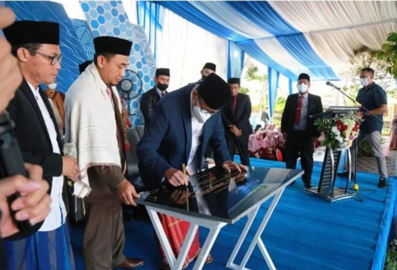 Gubernur WH : Santri Harus Mampu Berdaya Saing yang Kompetitif