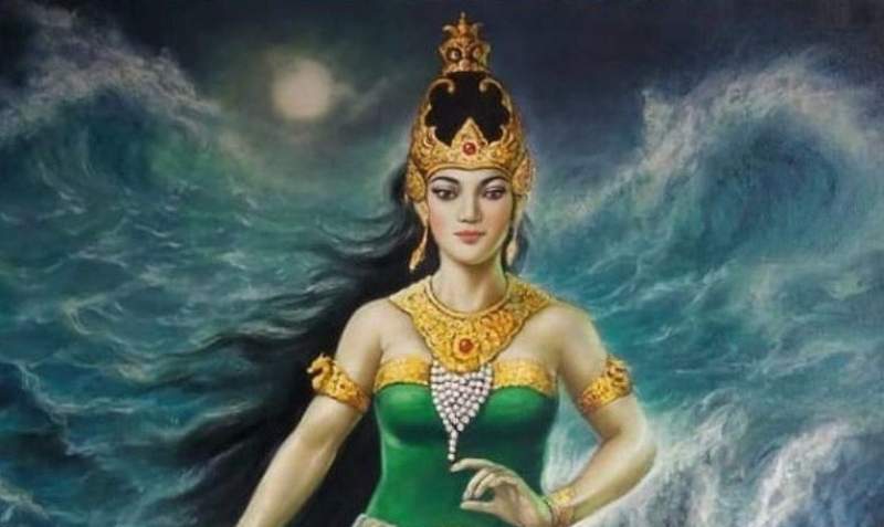 Ingin Tepis Mitos Nyi Roro Kidul, Pria Ini Berenang di Pantai Selatan Pakai Baju Hijau