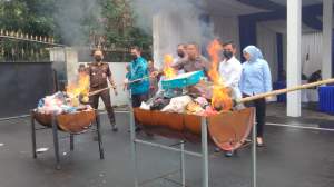 Kejari Tangerang Musnahkan Barang Rampasan Negara