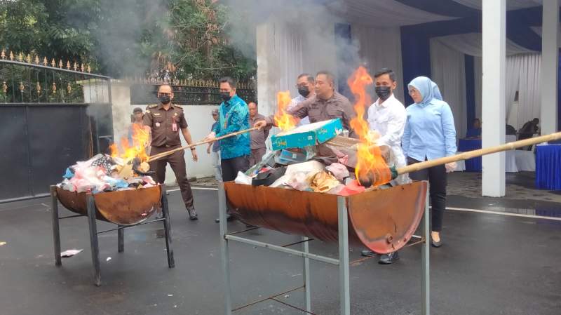 Kejari Tangerang Musnahkan Barang Rampasan Negara