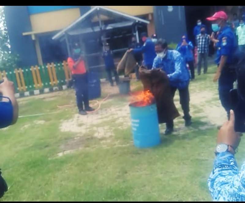 Puluhan Warga Kelurahan Pakuhaji Ikuti Pelatihan Penanggulangan Kebakaran