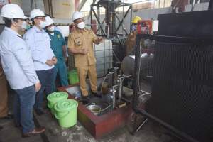 Walikota Cilegon Helldy Agustian saat meresmikan Industri Pengelolaan Sampah Terpadu (IPST)  di Lingkungan Serdang, Kelurahan Kotabumi, Kecamatan Purwakarta, Kota Cilegon, Selasa (2/11/2021).