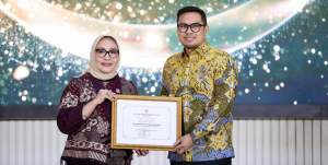 Wakil Wali Kota Tangsel, Pilar Saga Ichsan terima penghargaan predikat Kota Layak Anak Kategori Utama 2025. (ist)v