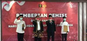 Saat pemberian remisi HUT RI ke 76 kepada perwakilan narapidana di Lapas Kelas IIA Cilegon, Selasa (17/8/2021).