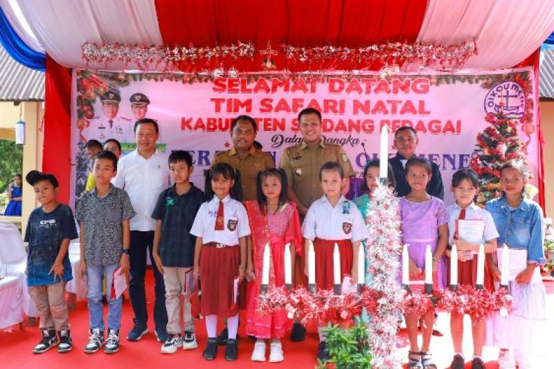 Bupati Serdang Bedagai, Darma Wijaya hadiri perayaan natal di Kotarih.