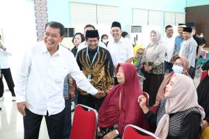 Bupati Hadiri Baksos  Pengobatan Gratis di Sepatan Timur