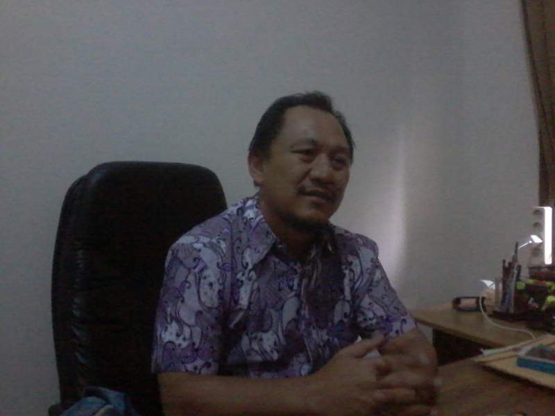 Pejabat Pembuat Komitmen (PPK) Proyek jalanTol Serang-Panimbang Temmy Saputra Dikantornya Jum'at (17/01/2020).