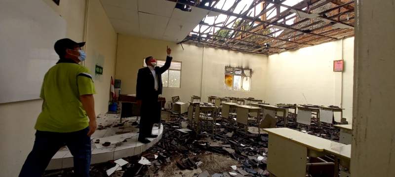 Pasca Kebakaran Wakil Walikota Cilegon Tinjau  Gedung SMPN 2 Cilegon