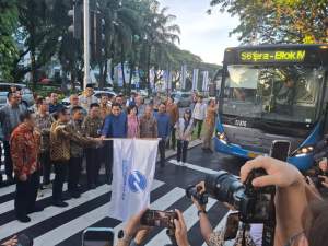 Gubernur Banten Andra Soni Lepas Keberangkatan Perdana Transjabodetabek Blok M &ndash; Alam Sutera