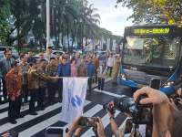 Gubernur Banten Andra Soni Lepas Keberangkatan Perdana Transjabodetabek Blok M &ndash; Alam Sutera