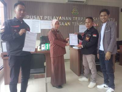 Komppi Laporkan Kades Gembong ke Kejati Banten