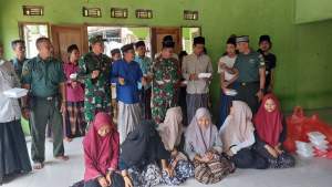 Rayakan HUT TNI, Koramil 05/Balaraja Bagikan Kitab Ke Ponpes Darul Ibtida