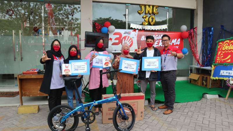 Rayakan HUT ke 30 Tahun, JNE Siap Melayani Dengan Segenap Hati dan Cinta
