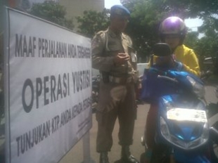 Terjaring Yustisi, Pengguna Kendaraan Roda 2 Dan Roda 4 Kaget