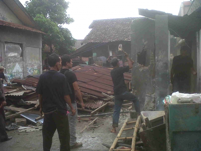 Bengkel Mobil Muktar Dibongkar Paksa Pemilik Tanah