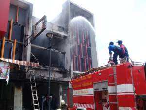 Ruko Plastik Di Citra Raya Hangus Dilalap Sijago Merah