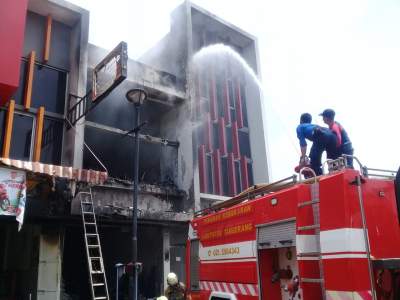 Ruko Plastik Di Citra Raya Hangus Dilalap Sijago Merah